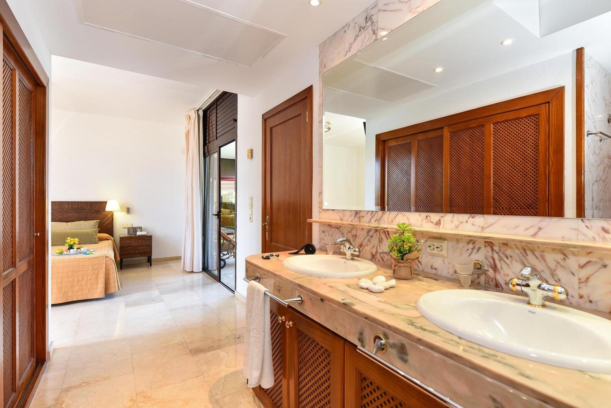 Tauro Golf Tranquility Meets Luxury Tauro Private Pool Whirlpool Bath Golf Course Views Close To Beaches *